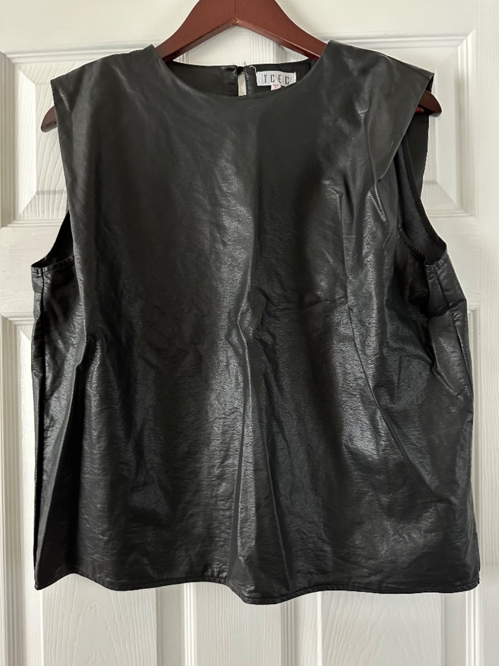 TCEC Faux Leather Black Sleeveless Pullover Power Shoulder Top Size Large NWOT